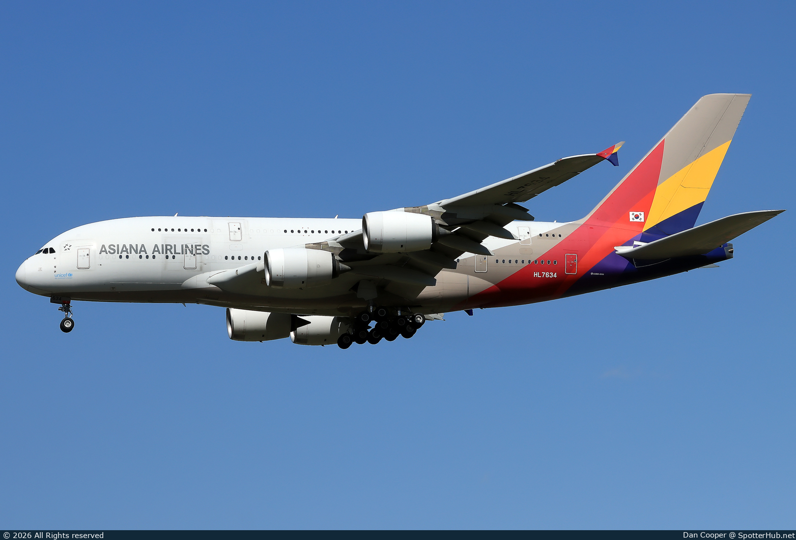 Photo of HL7634 - Airbus A380-841 operated by Asiana Airlines