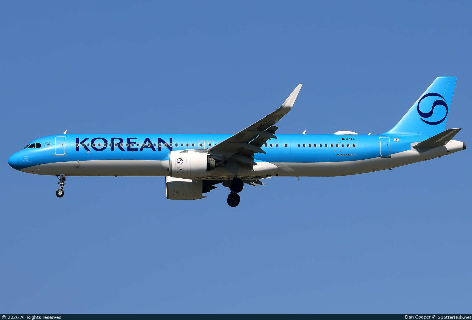 Photo of HL8711 - Airbus A321-272NX operated by Korean Air