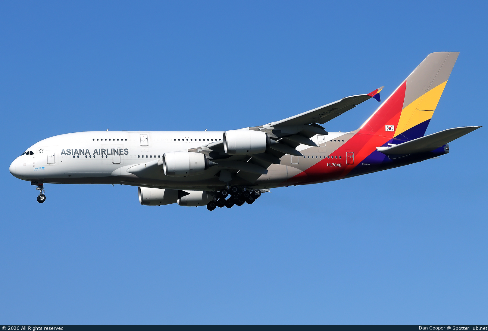 Photo of HL7640 - Airbus A380-841 operated by Asiana Airlines