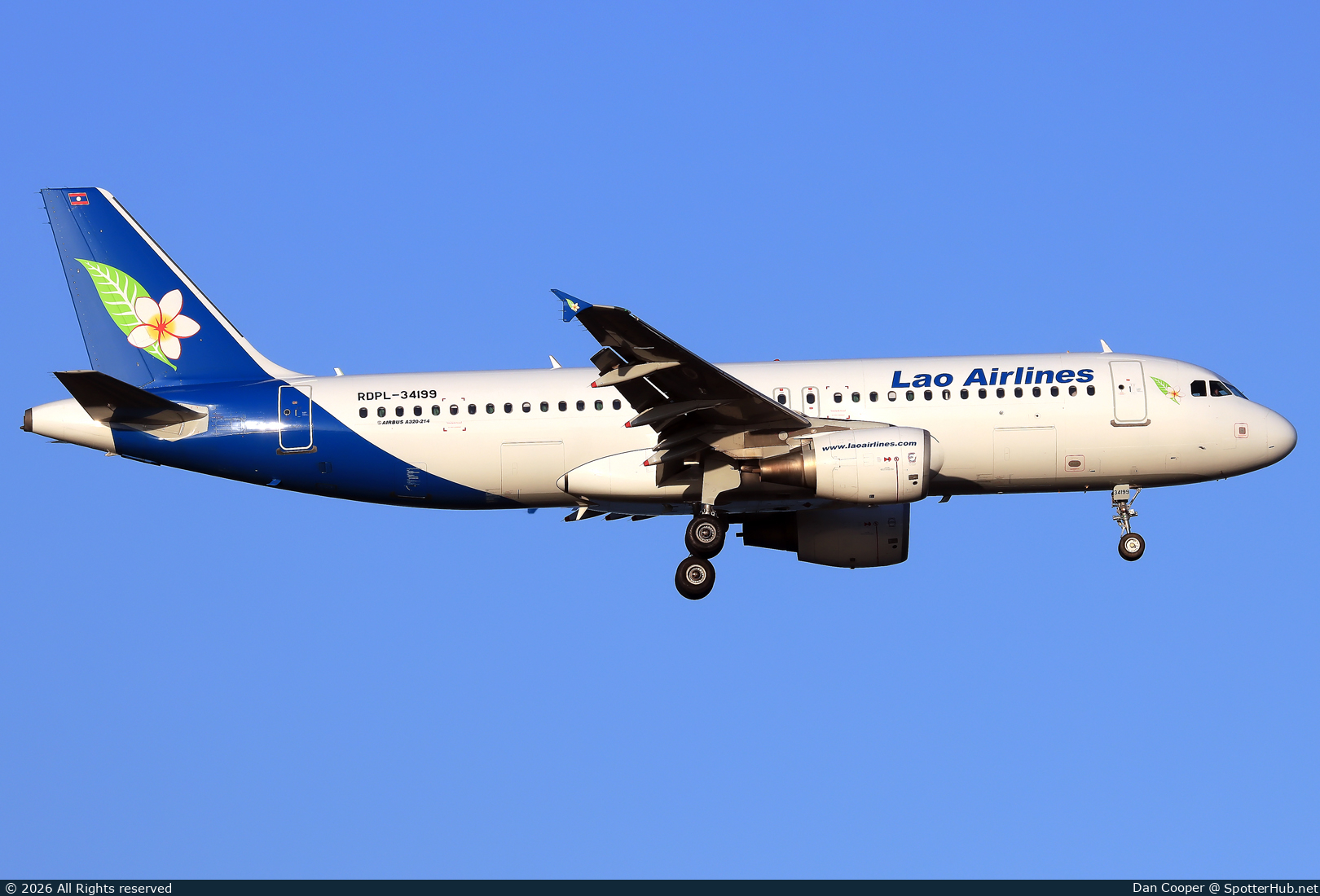 Photo of RDPL-34199 - Airbus A320-214 operated by Lao Airlines