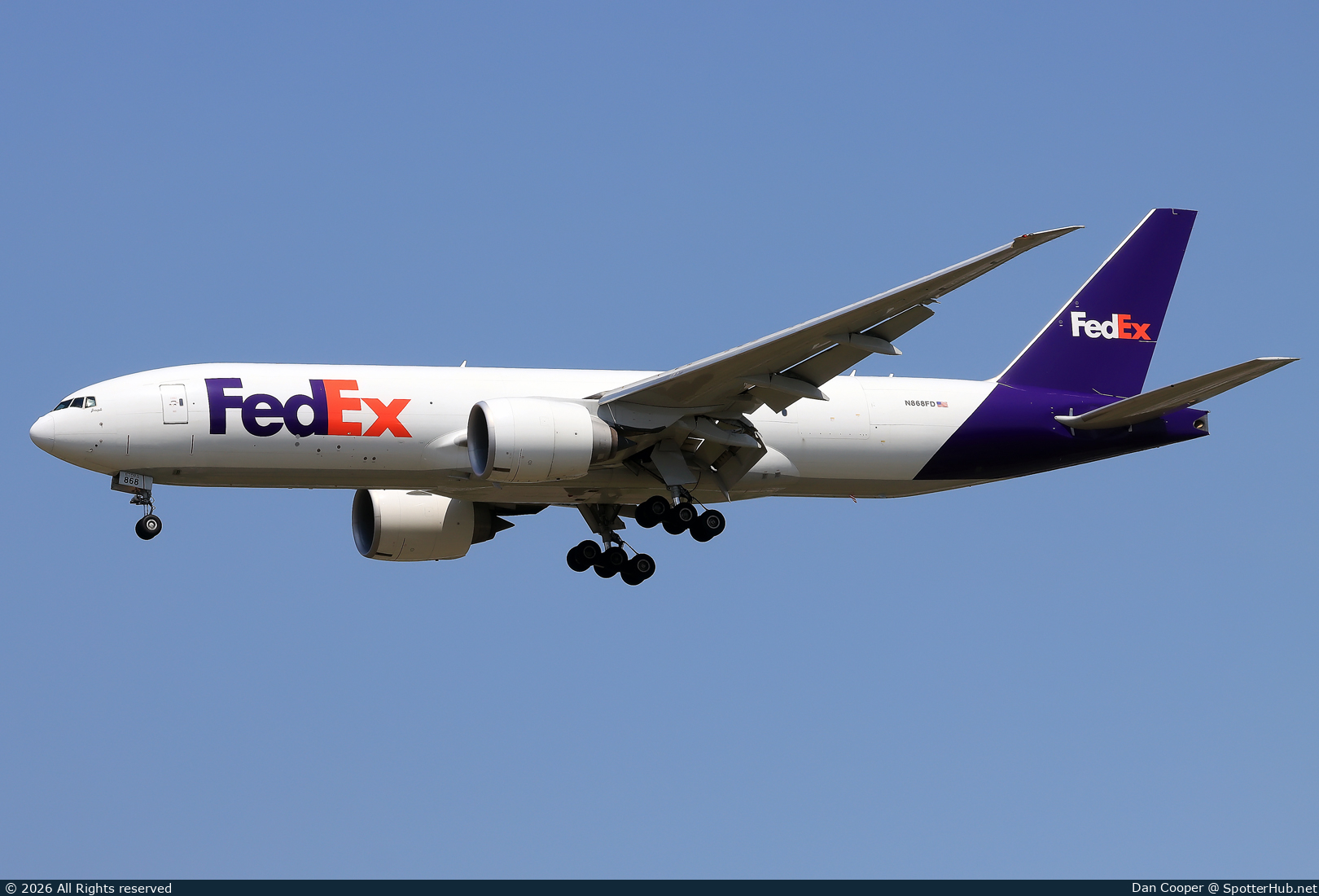 Photo of N868FD - Boeing 777-FS2 operated by FedEx