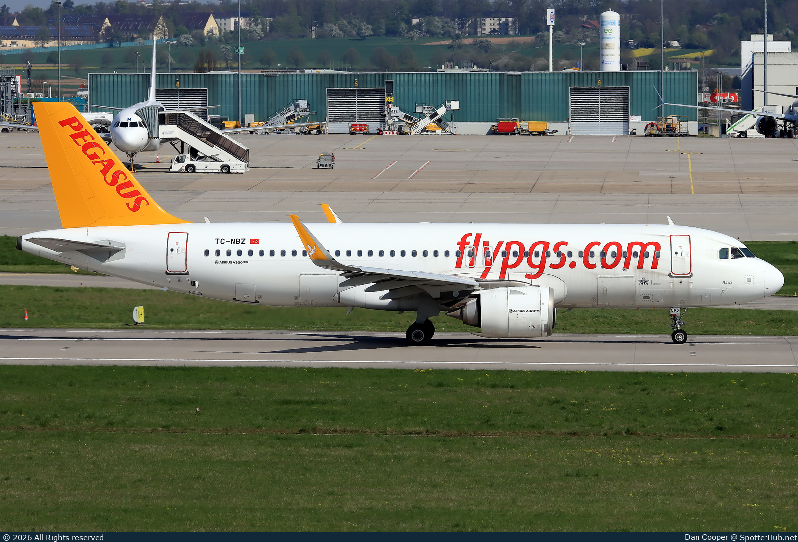Photo of TC-NBZ - Airbus A320-251N operated by Pegasus Airlines