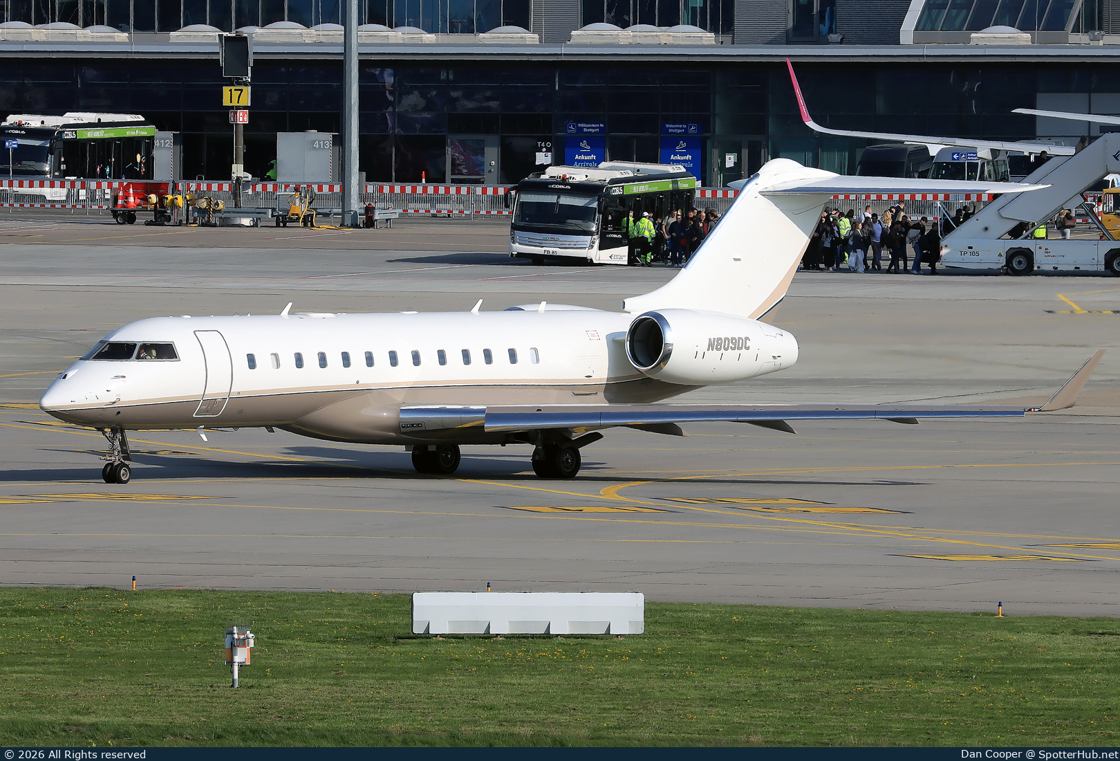 Photo of N809DC - Bombardier Global 6500 operated by Danaher Corp.