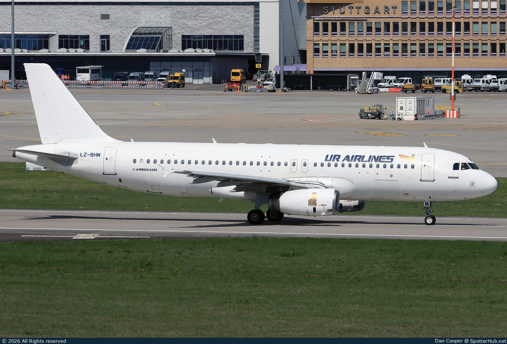 Photo of LZ-BHM - Airbus A320-232 operated by UR Airlines (opb BH Air)