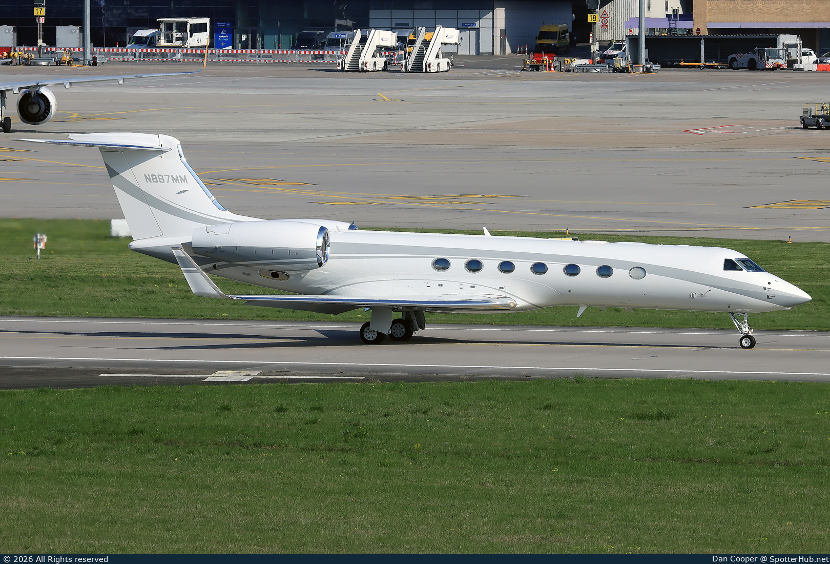 Photo of N887MM - Gulfstream GV-SP (G550) operated by Zenflight