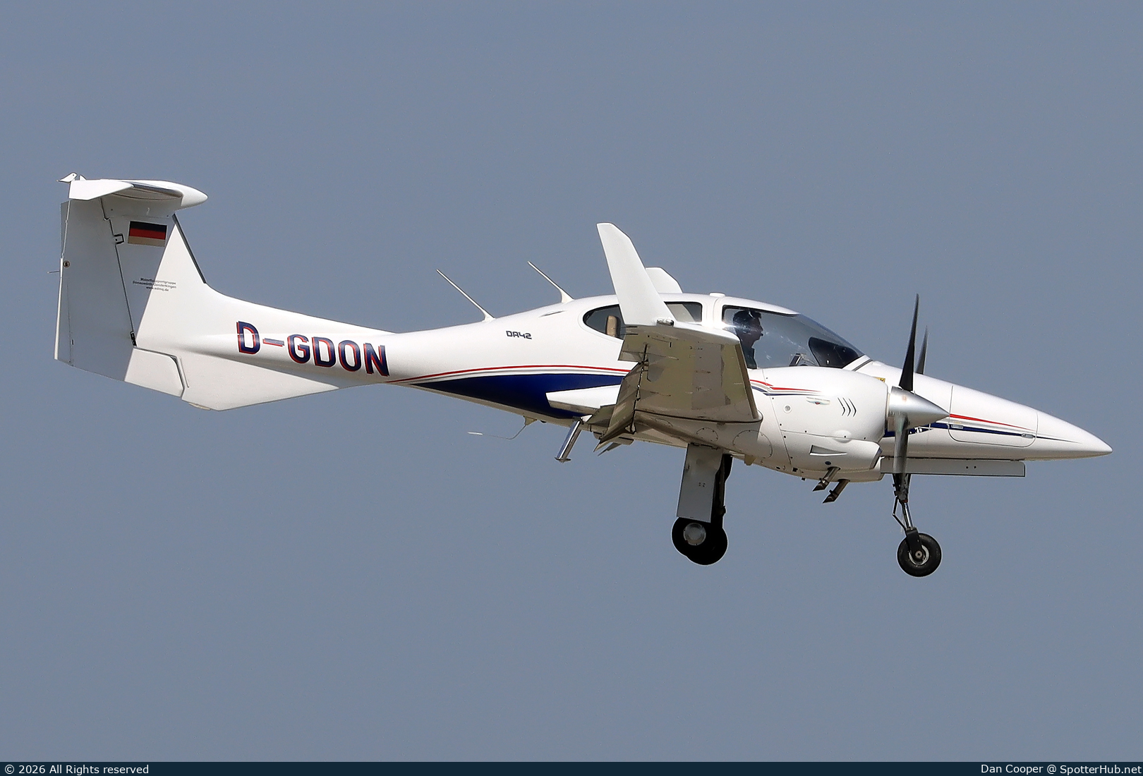 Photo of D-GDON - Diamond DA42 Twin Star operated by Motorflugsportgruppe Donauwörth-Genderkingen