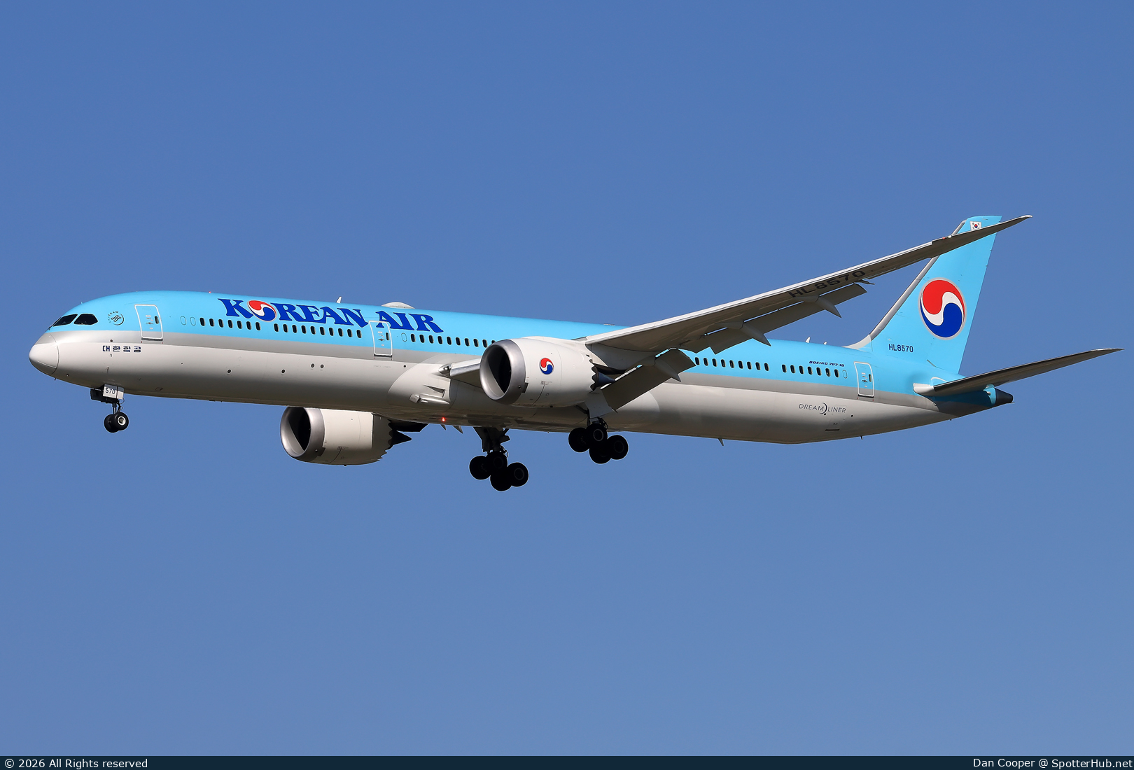 Photo of HL8570 - Boeing 787-10 Dreamliner operated by Korean Air