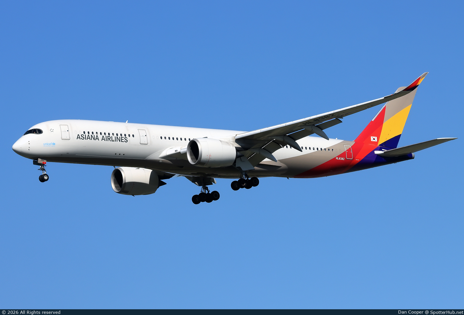 Photo of HL8382 - Airbus A350-941 operated by Asiana Airlines