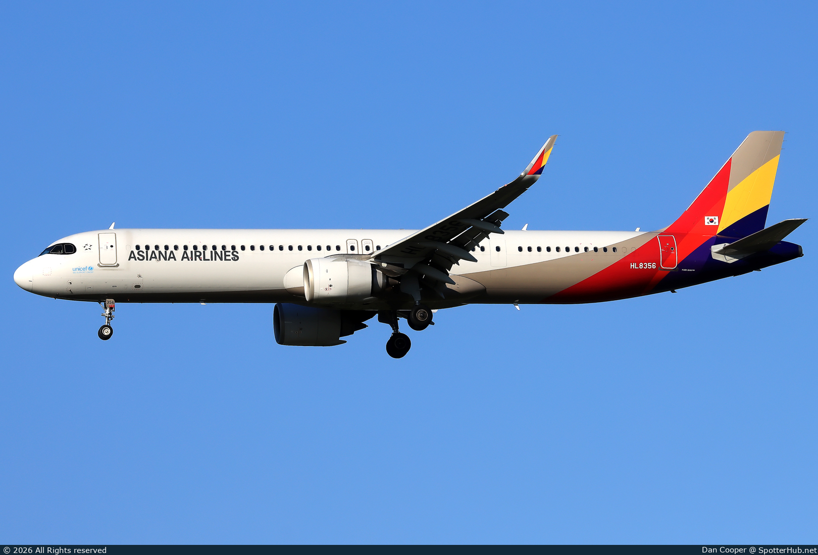 Photo of HL8356 - Airbus A321-251NX operated by Asiana Airlines