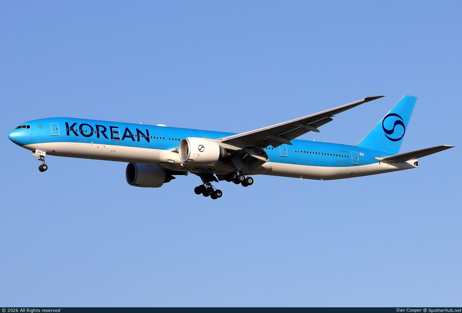 Photo of HL7203 - Boeing 777-3B5(ER) operated by Korean Air