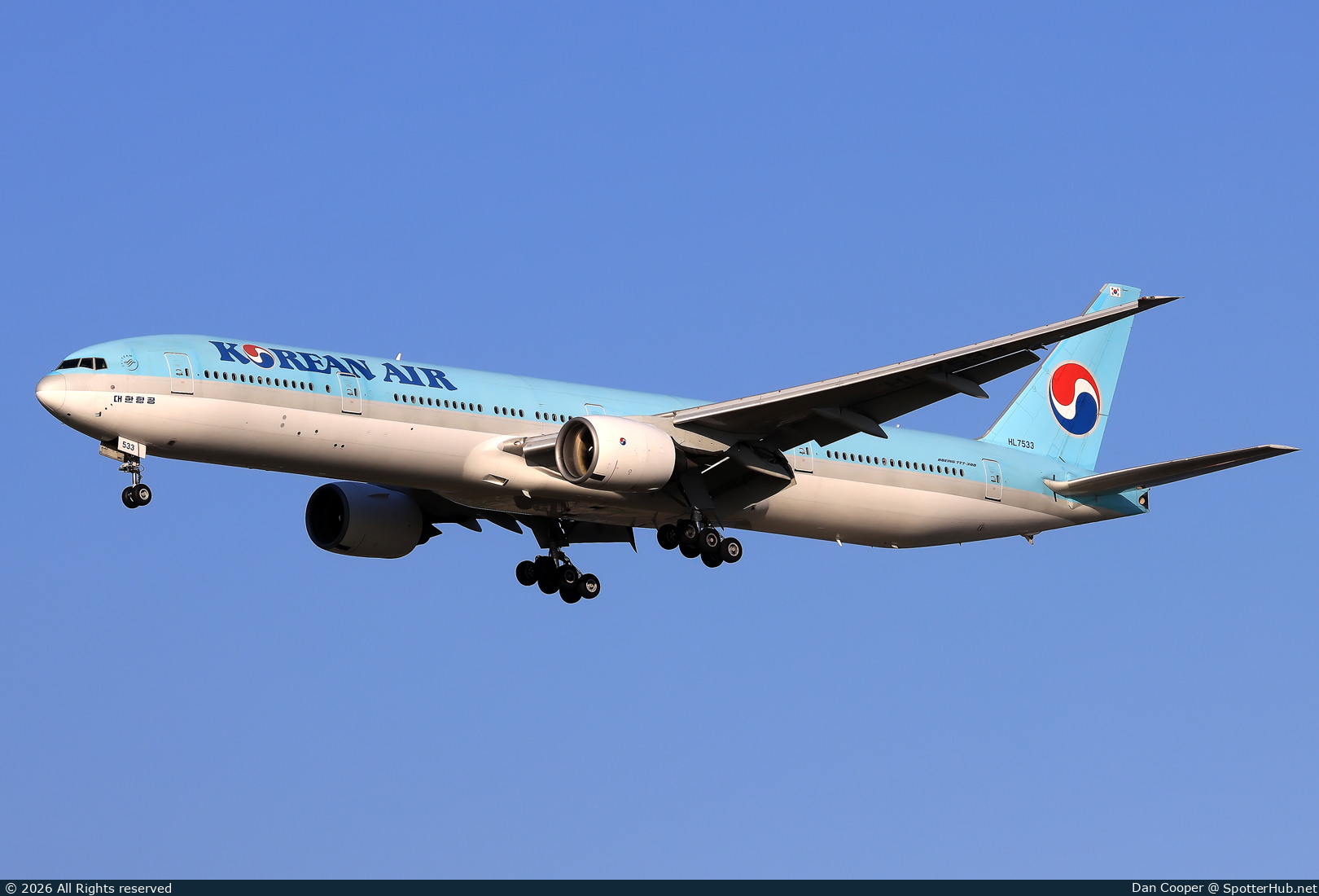 Photo of HL7533 - Boeing 777-3B5 operated by Korean Air