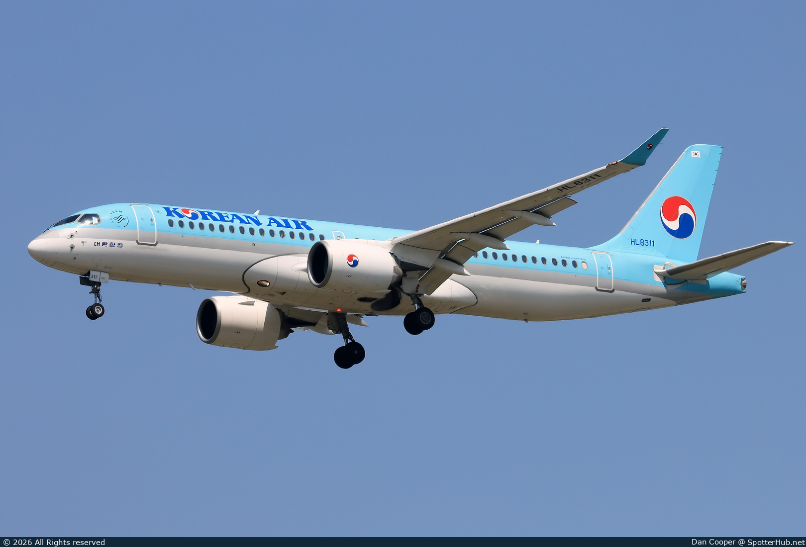 Photo of HL8311 - Airbus A220-300 operated by Korean Air