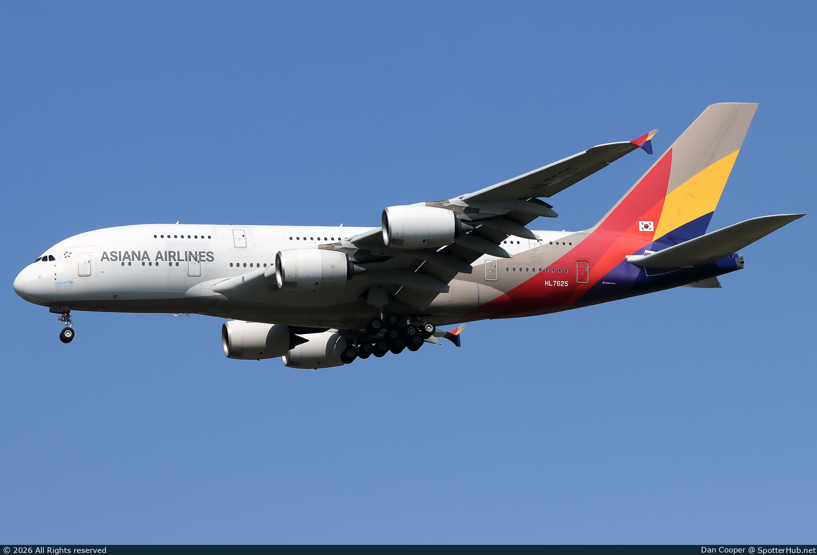 Photo of HL7625 - Airbus A380-841 operated by Asiana Airlines