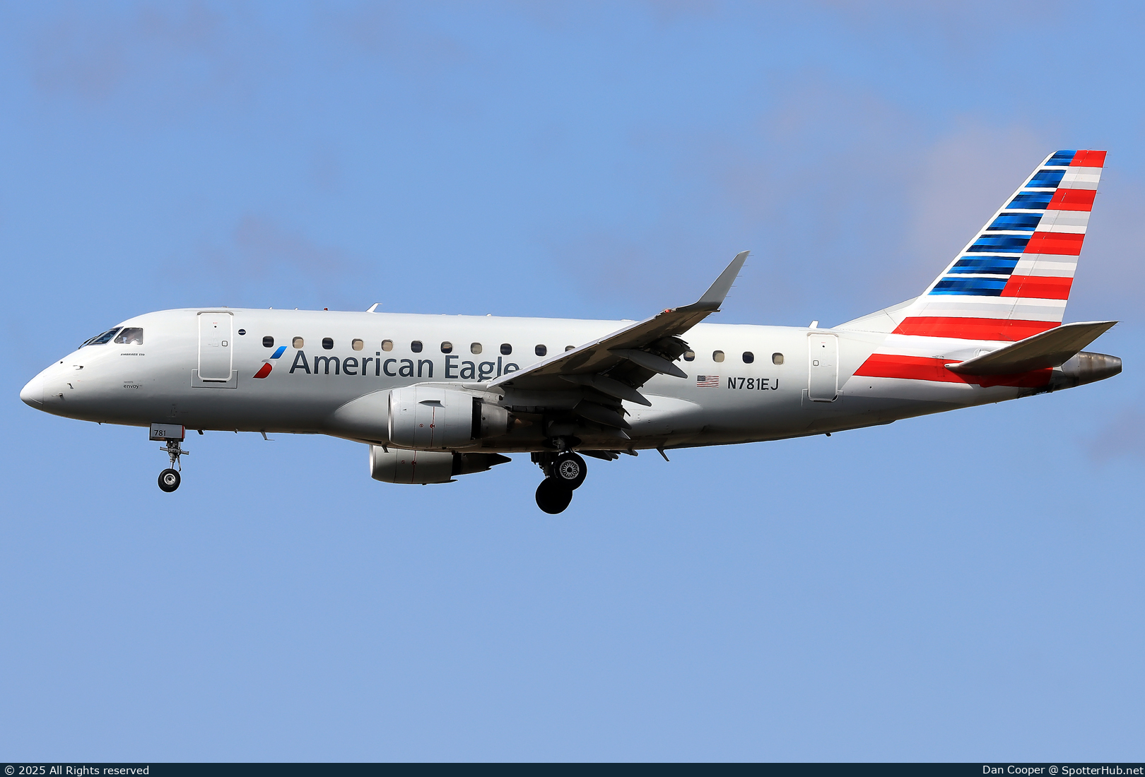 Photo of N781EJ - Embraer ERJ-170SU operated by American Eagle (opb Envoy Air)