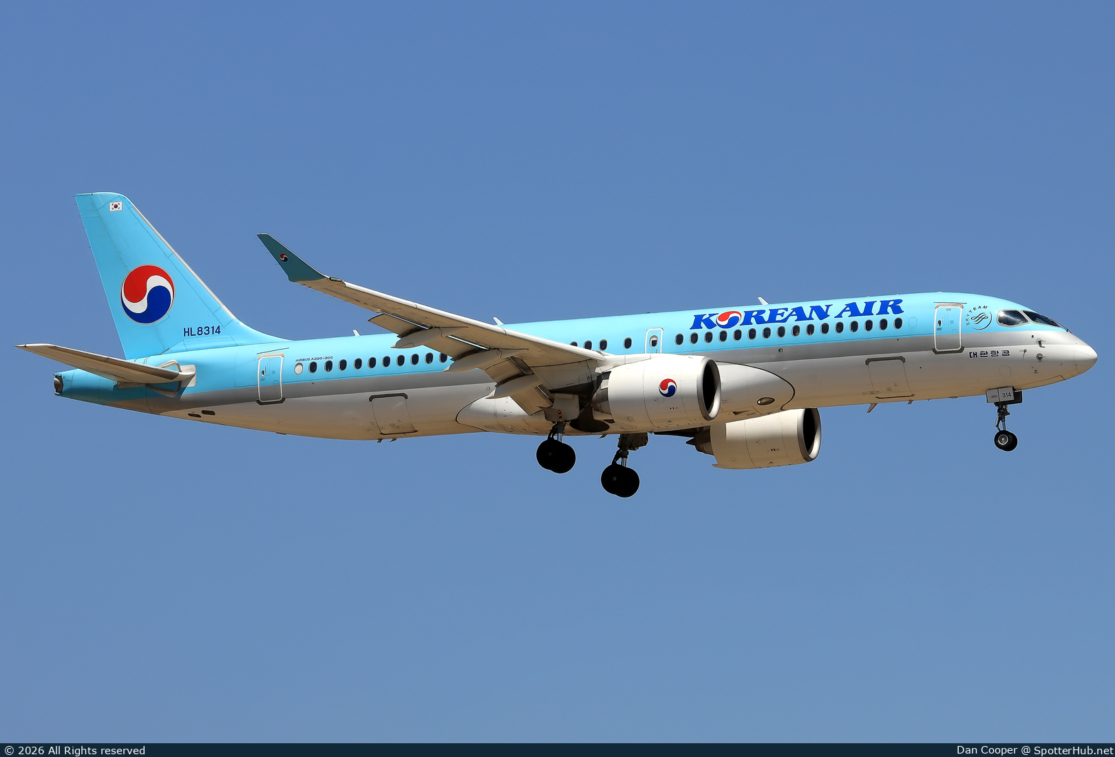 Photo of HL8314 - Airbus A220-300 operated by Korean Air