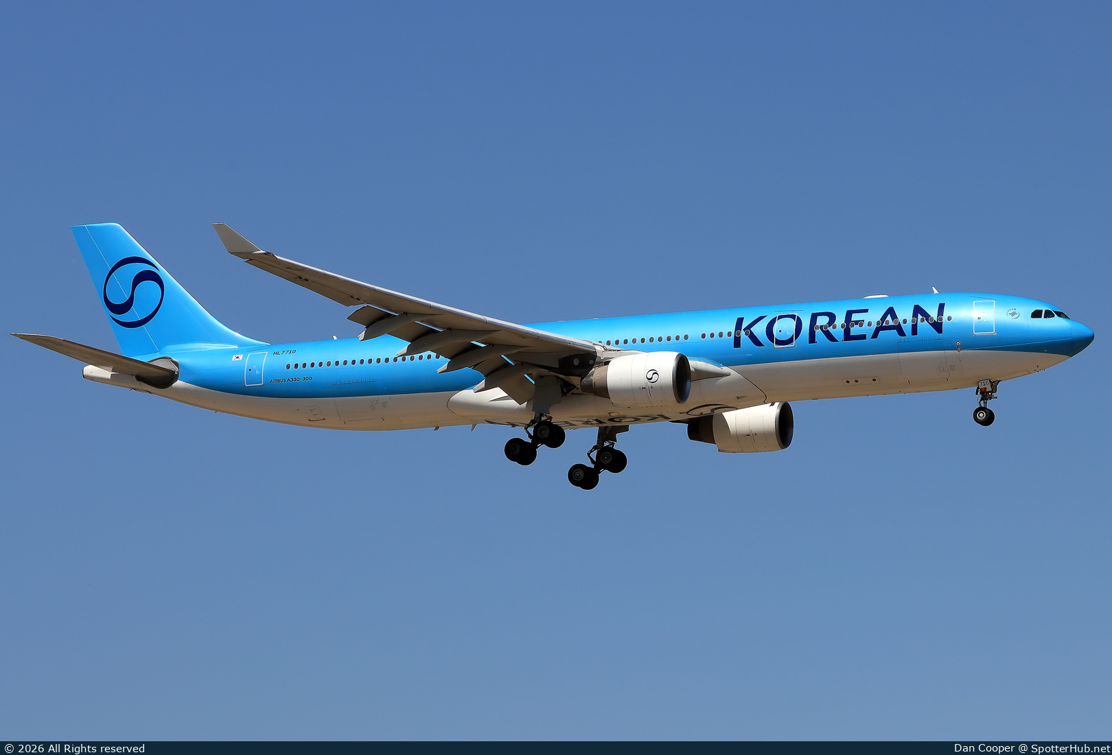 Photo of HL7710 - Airbus A330-323 operated by Korean Air