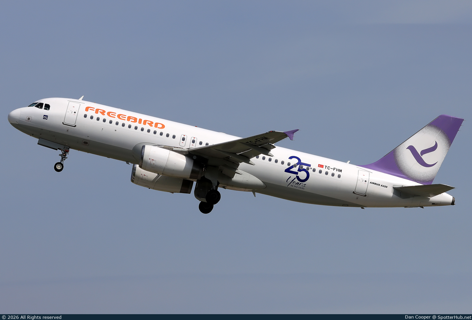 Photo of TC-FHM - Airbus A320-232 operated by Freebird Airlines