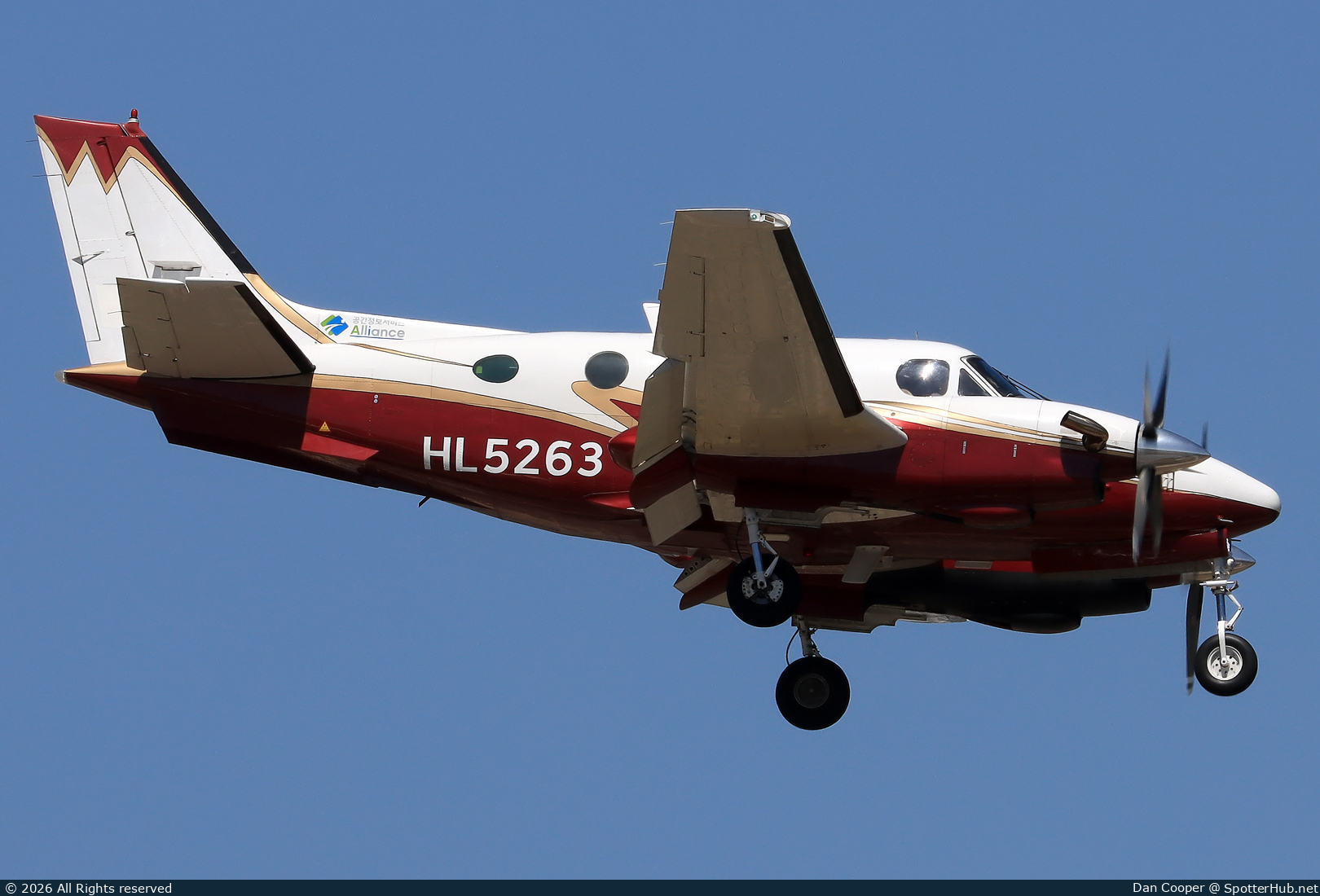 Photo of HL5263 - Beechcraft E90 King Air operated by Spatial Information Service Alliance