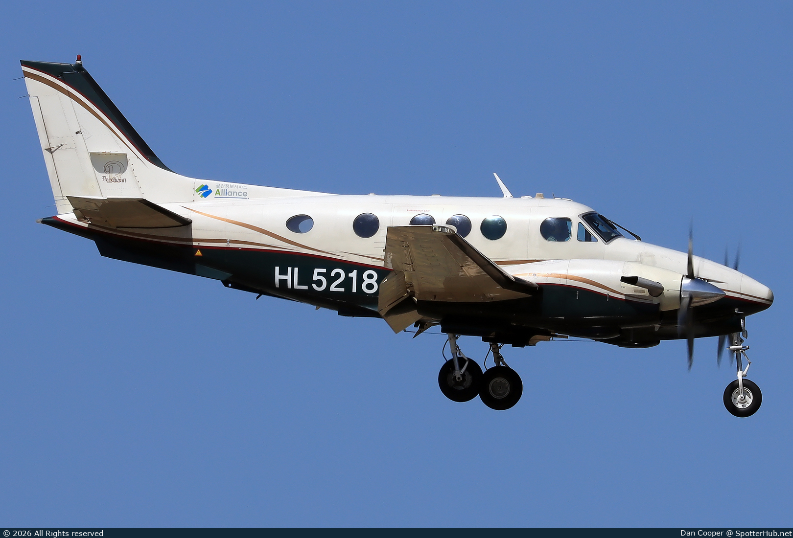 Photo of HL5218 - Beechcraft E90 King Air operated by Spatial Information Service Alliance