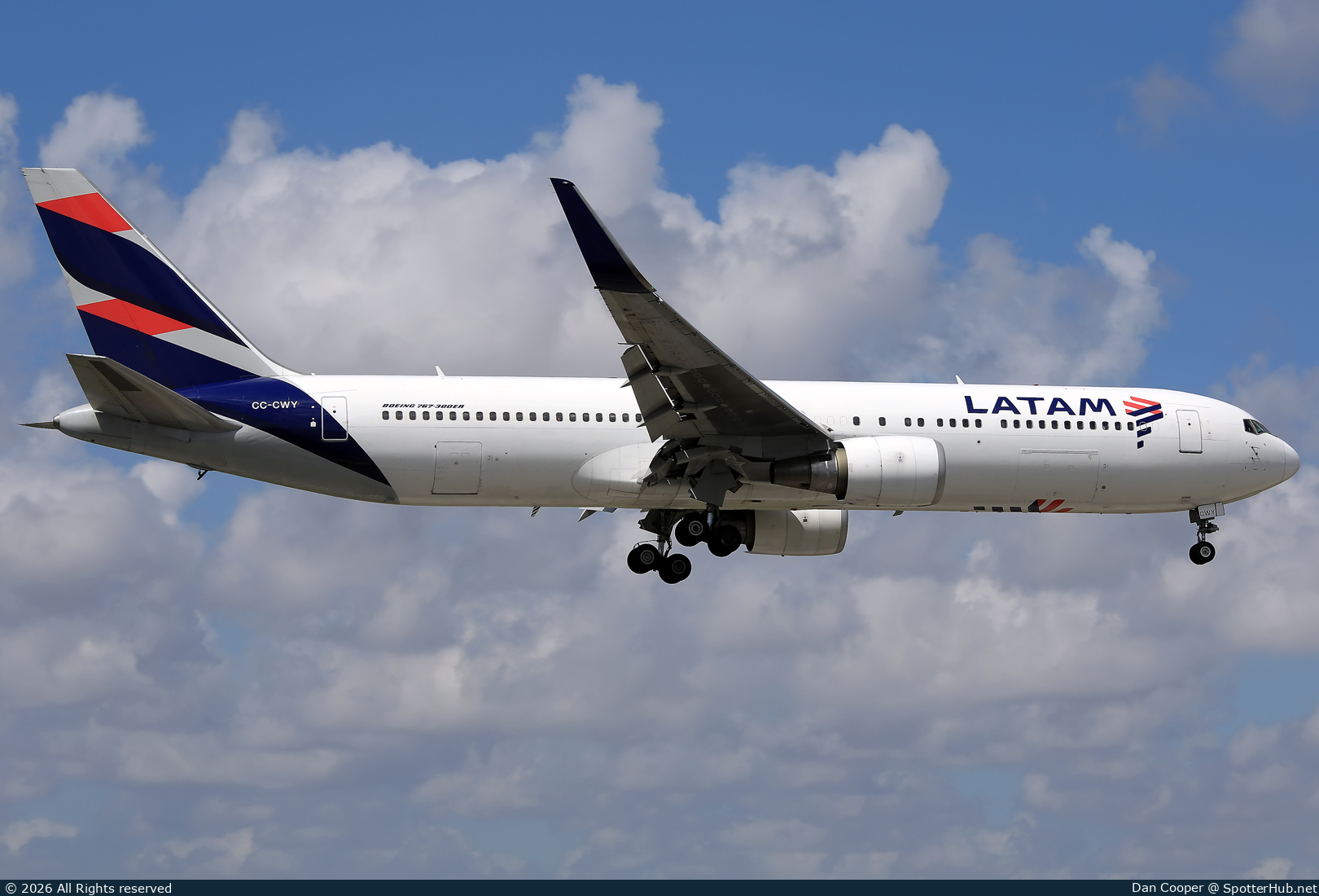 Photo of CC-CWY - Boeing 767-316(ER) operated by LATAM Airlines
