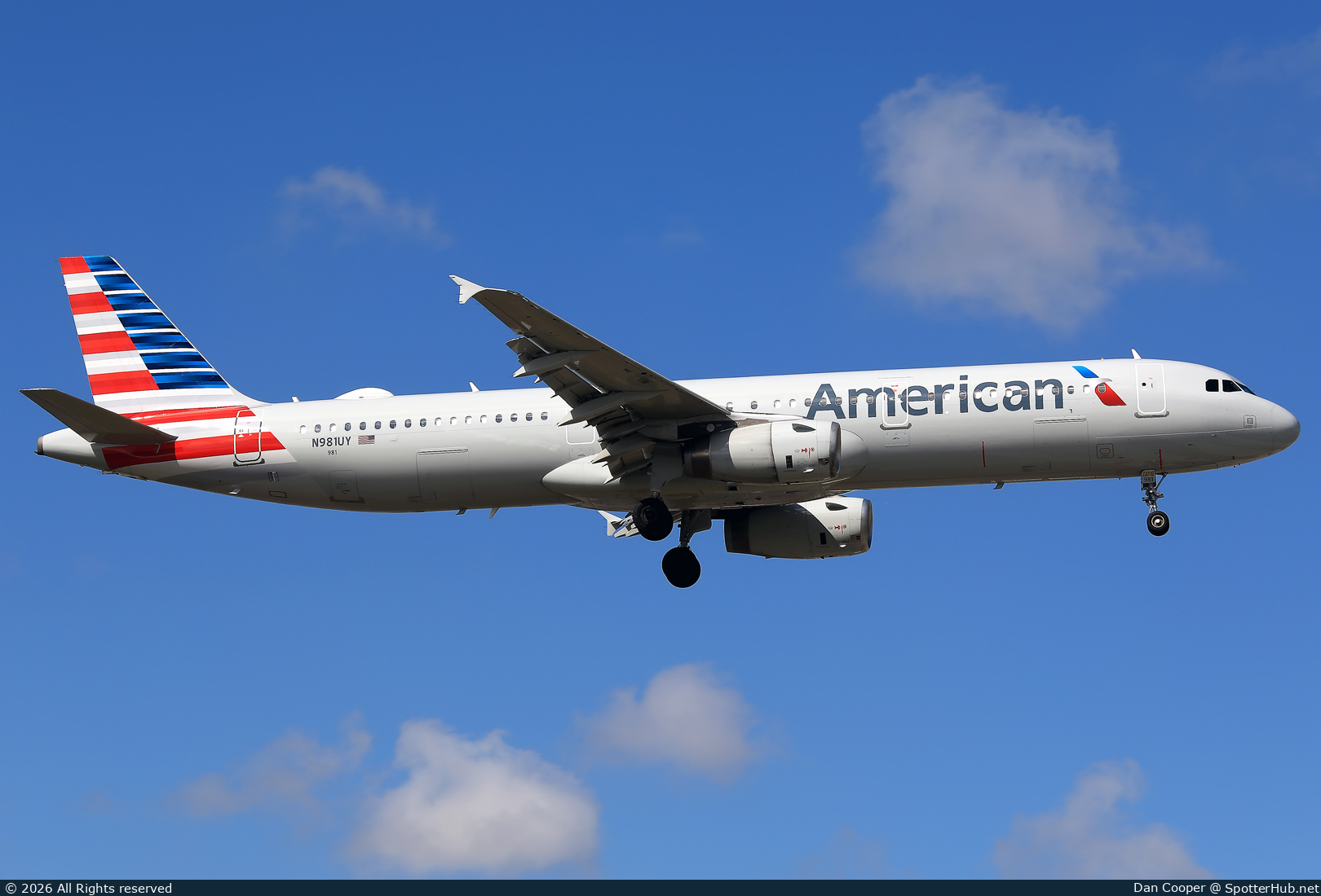 Photo of N981UY - Airbus A321-231 operated by American Airlines