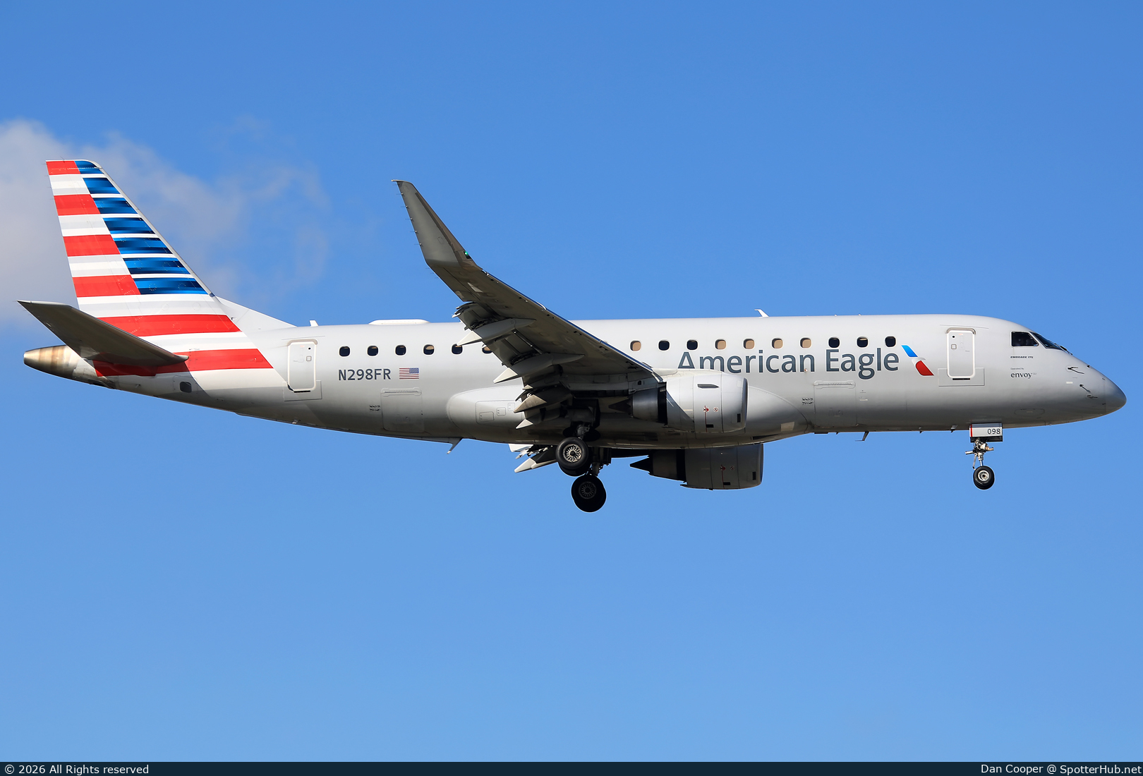 Photo of N298FR - Embraer ERJ-175LR operated by American Eagle (opb Envoy Air)