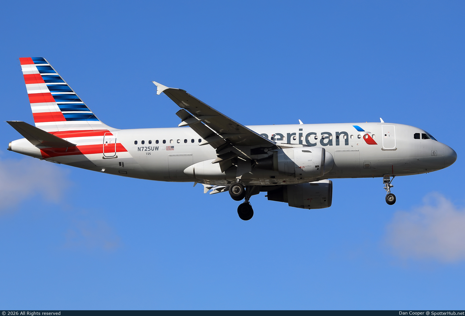 Photo of N725UW - Airbus A319-112 operated by American Airlines