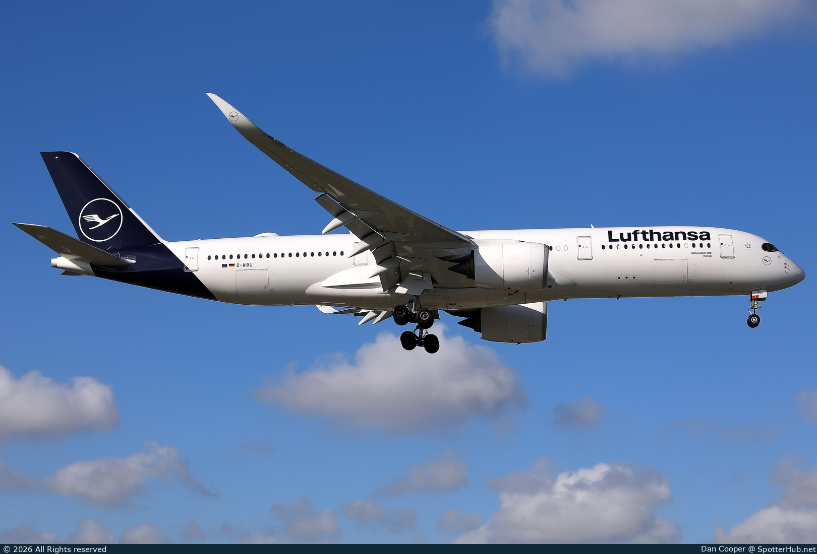 Photo of D-AIXU - Airbus A350-941 operated by Lufthansa