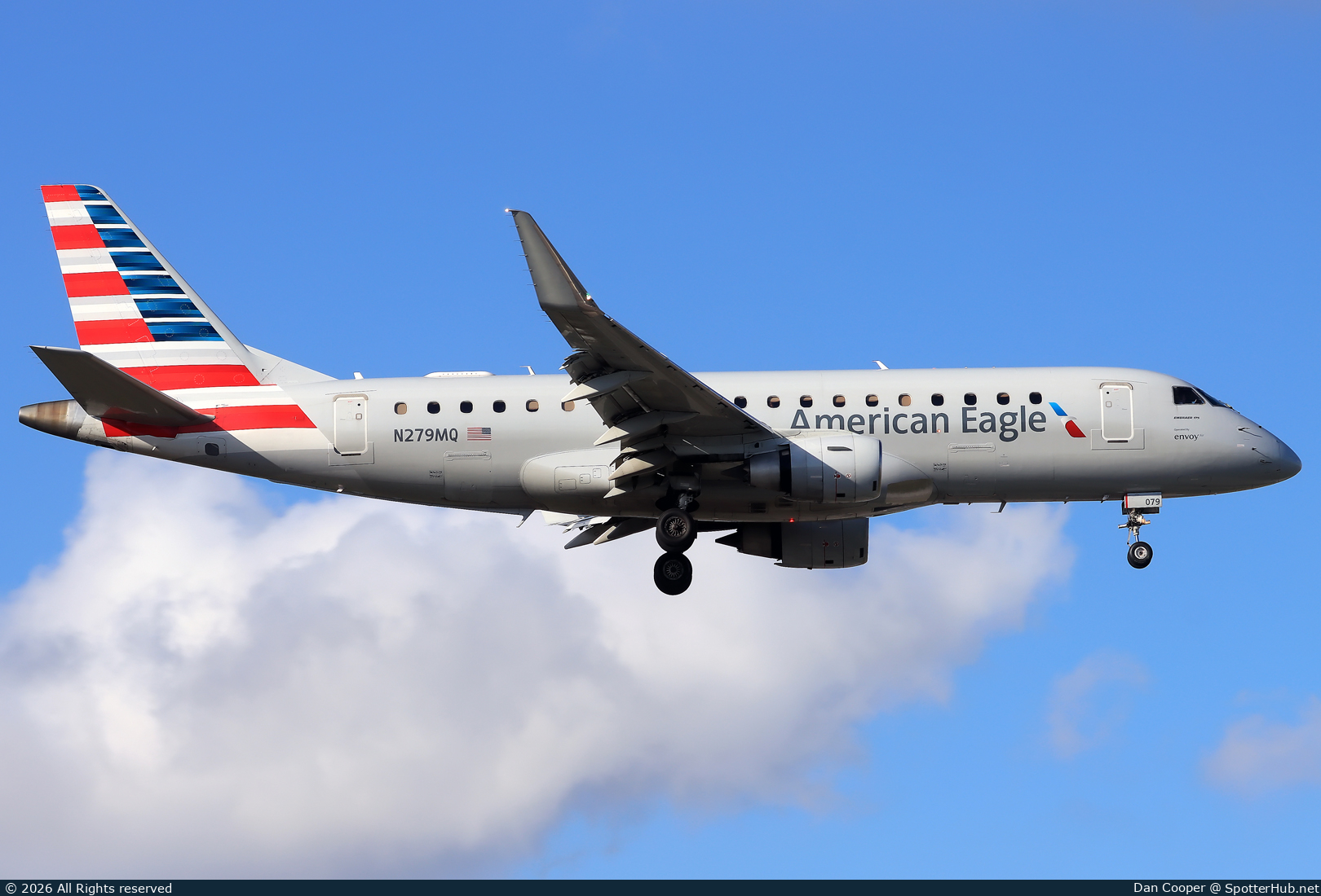 Photo of N279MQ - Embraer ERJ-175LR operated by American Eagle (opb Envoy Air)