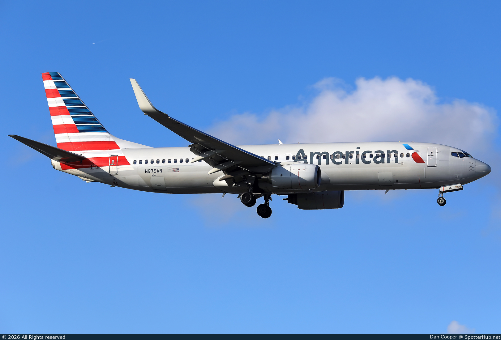 Photo of N975AN - Boeing 737-823 operated by American Airlines