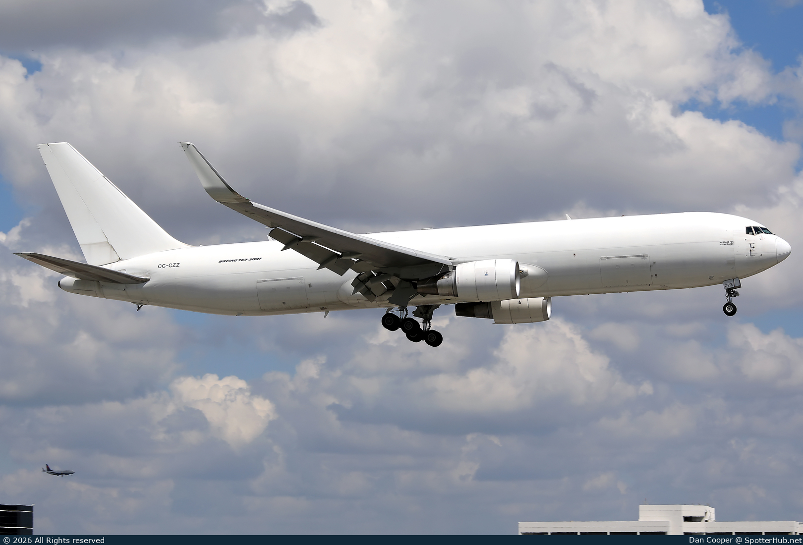 Photo of CC-CZZ - Boeing 767-316F(ER) operated by LATAM Cargo