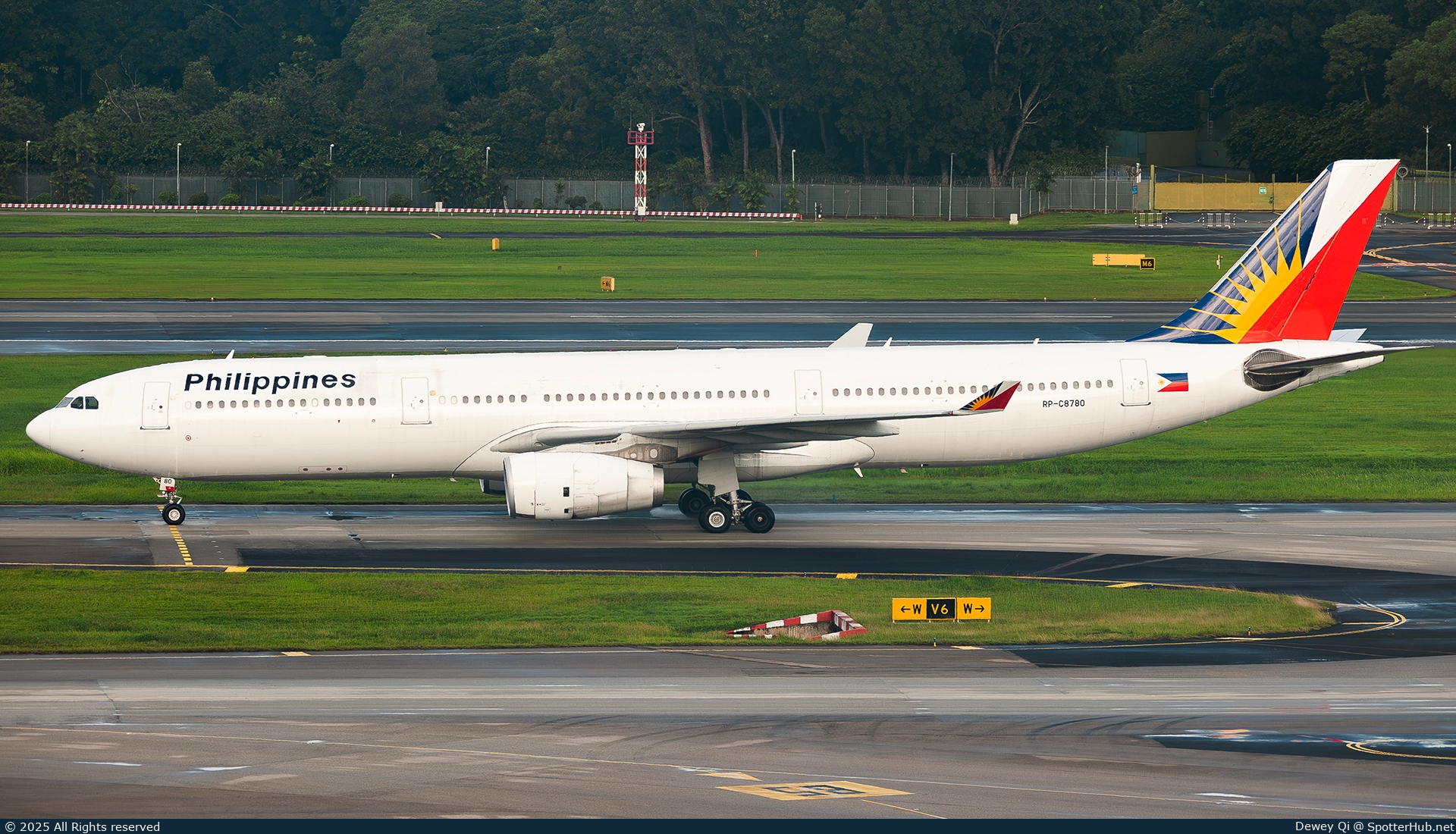Photo of RP-C8780 - Airbus A330-343 operated by Philippine Airlines