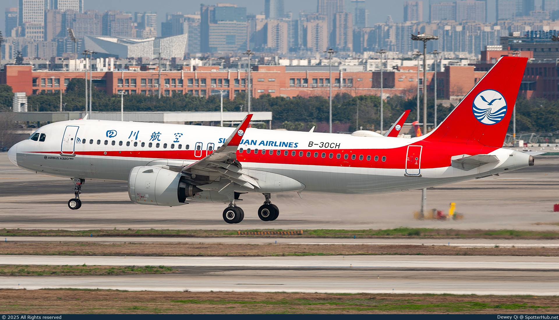 Photo of B-30CH - Airbus A320-271N operated by Sichuan Airlines