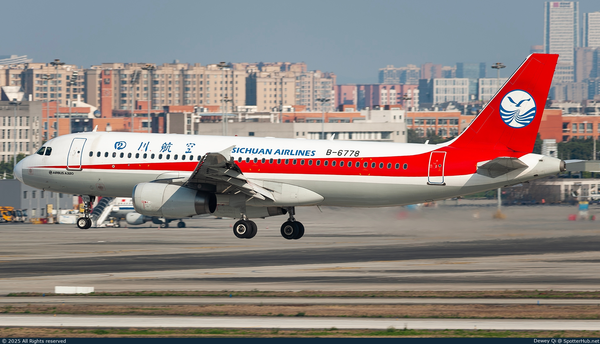 Photo of B-6778 - Airbus A320-232 operated by Sichuan Airlines