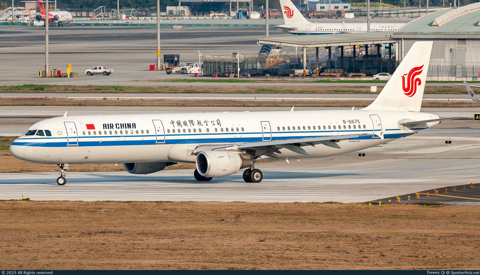 Photo of B-6675 - Airbus A321-213 operated by Air China