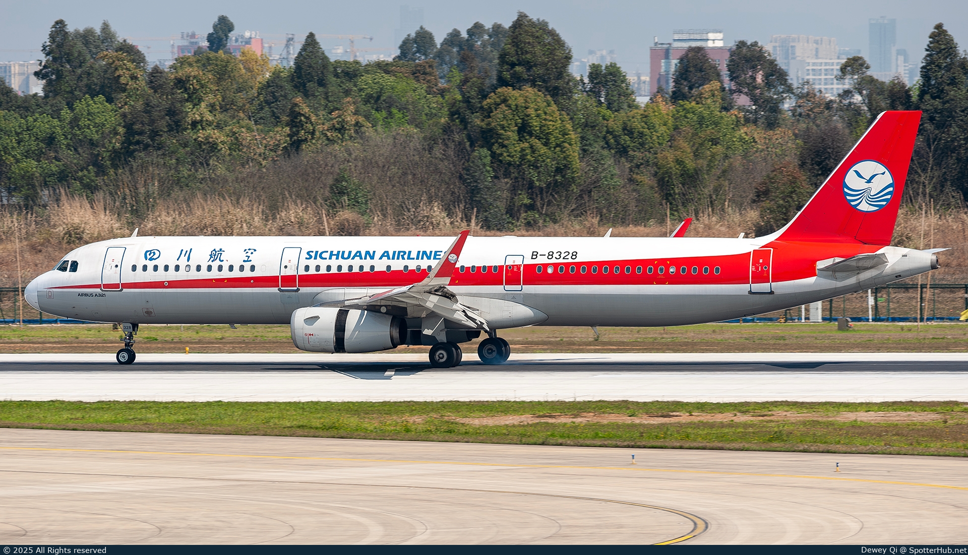 Photo of B-8328 - Airbus A321-231 operated by Sichuan Airlines