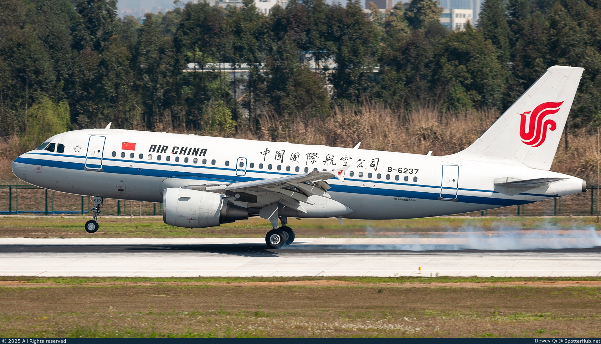 Photo of B-6237 - Airbus A319-115 operated by Air China
