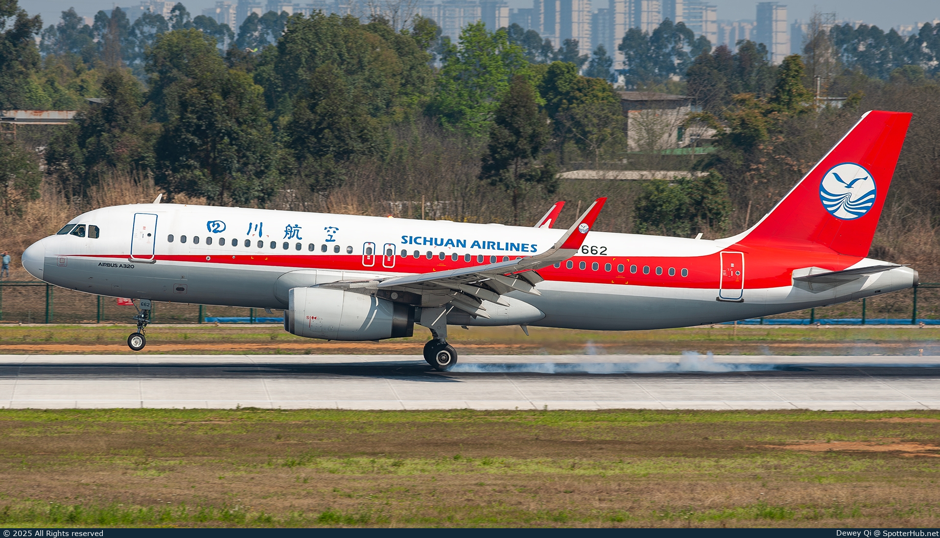 Photo of B-1662 - Airbus A320-232 operated by Sichuan Airlines