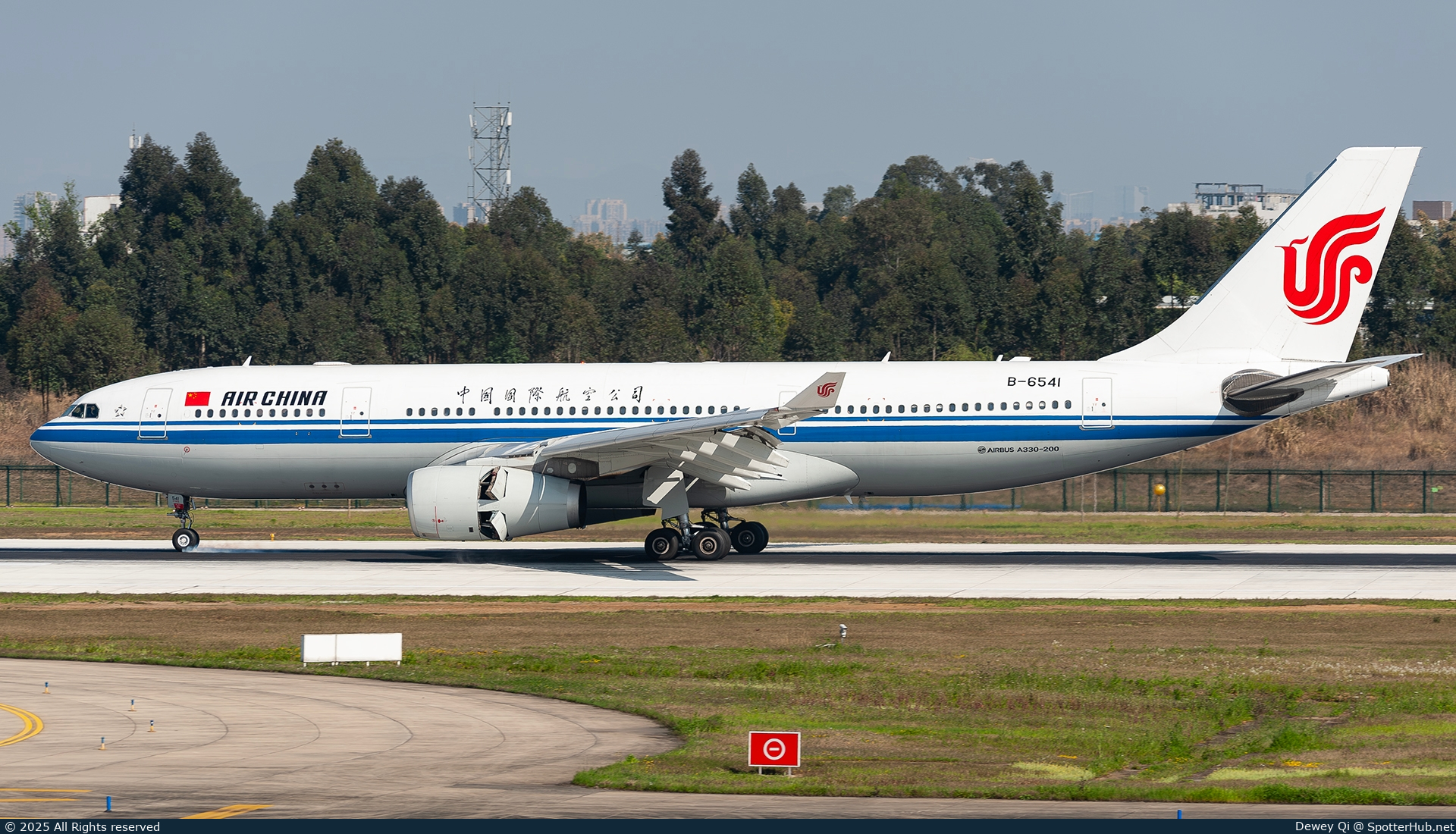 Photo of B-6541 - Airbus A330-243 operated by Air China