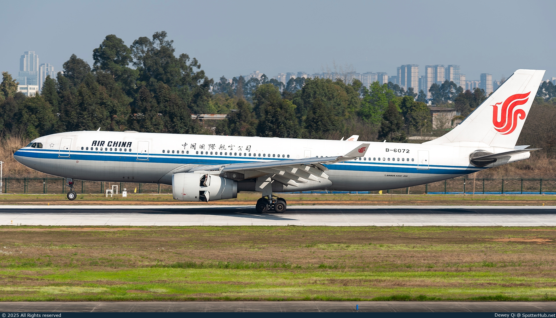 Photo of B-6072 - Airbus A330-243 operated by Air China