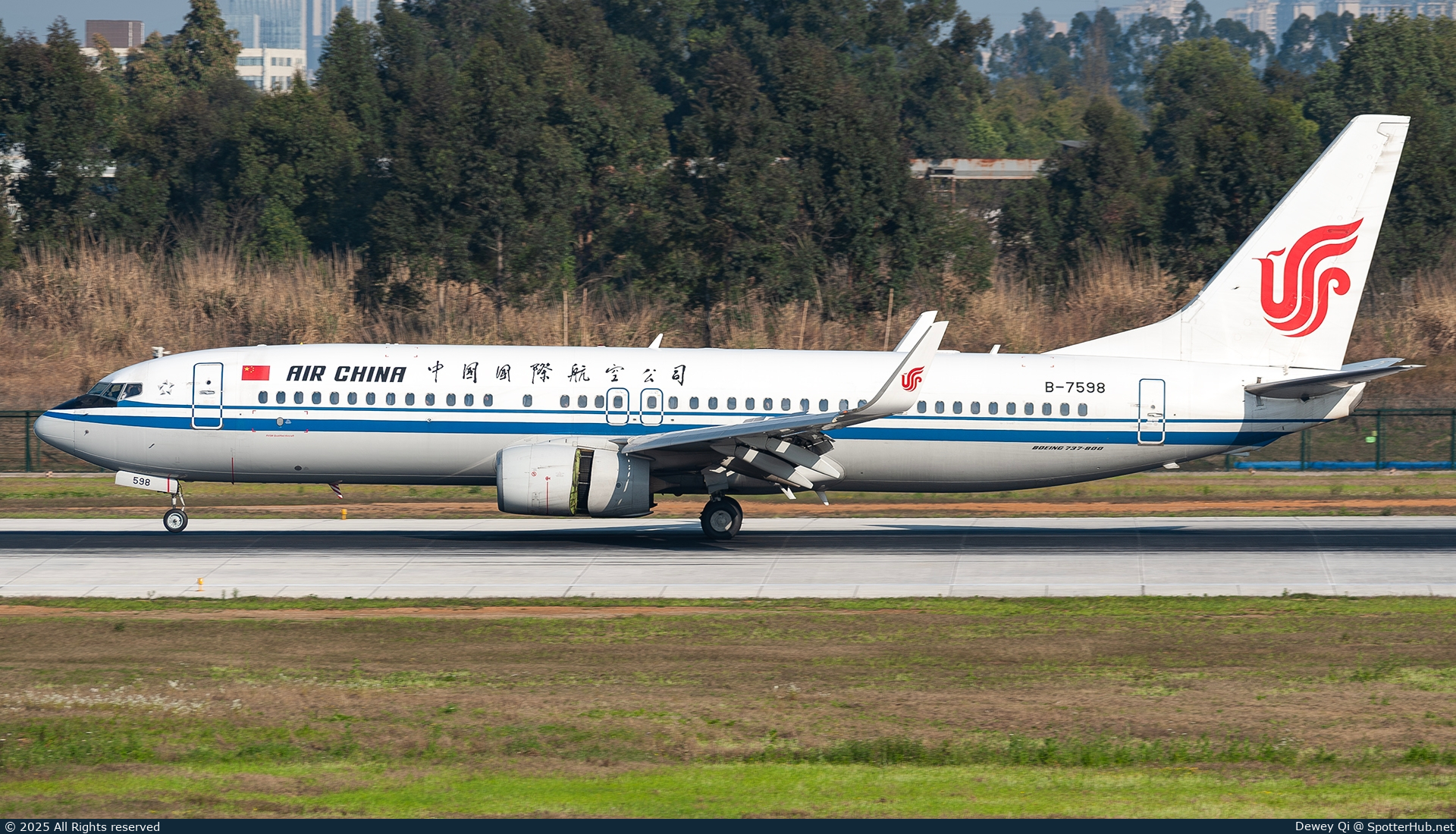 Photo of B-7598 - Boeing 737-89L operated by Air China