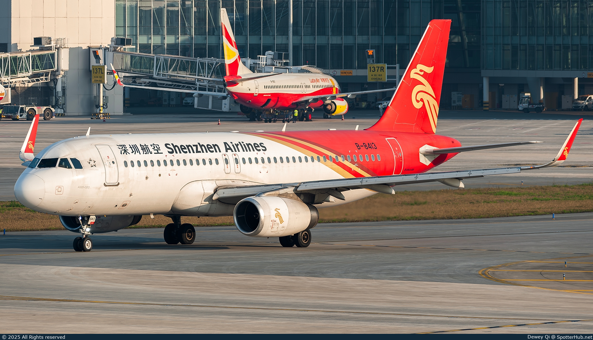 Photo of B-8413 - Airbus A320-232 operated by Shenzhen Airlines