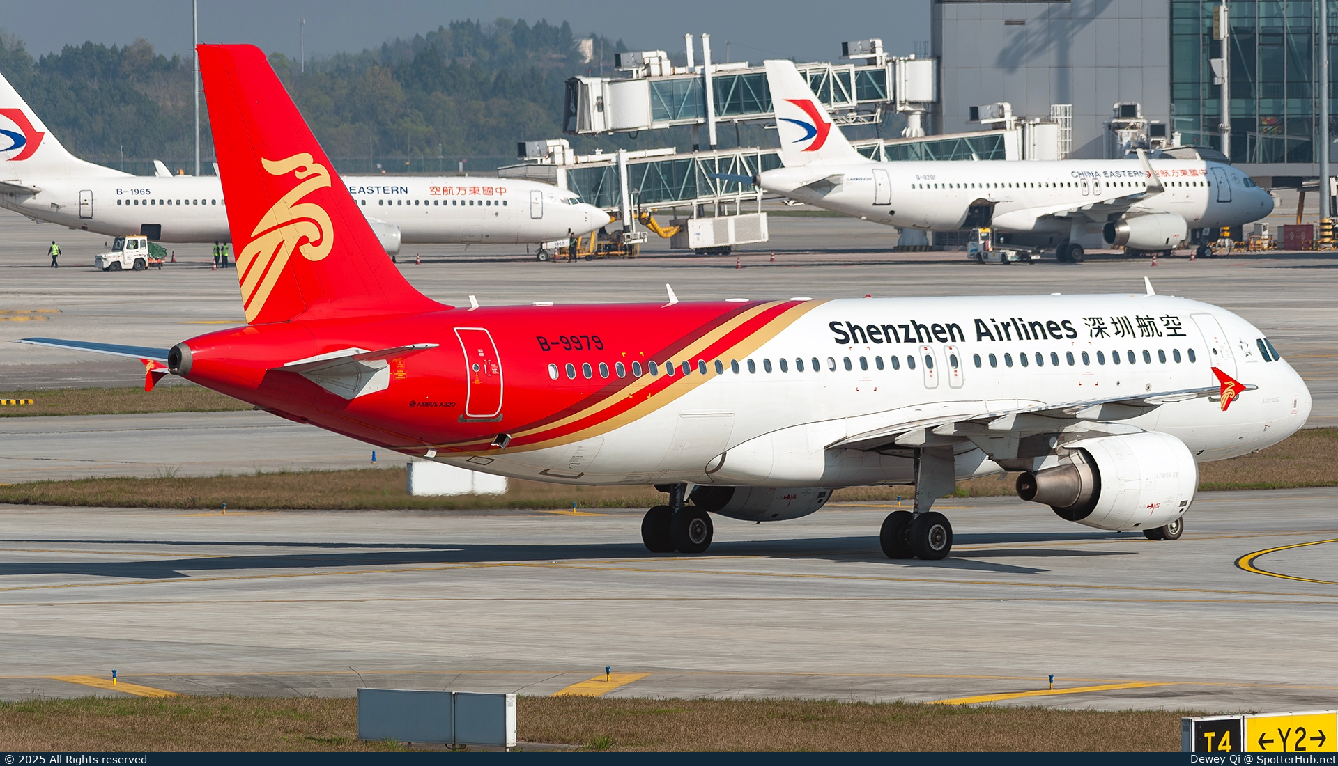 Photo of B-9979 - Airbus A320-214 operated by Shenzhen Airlines