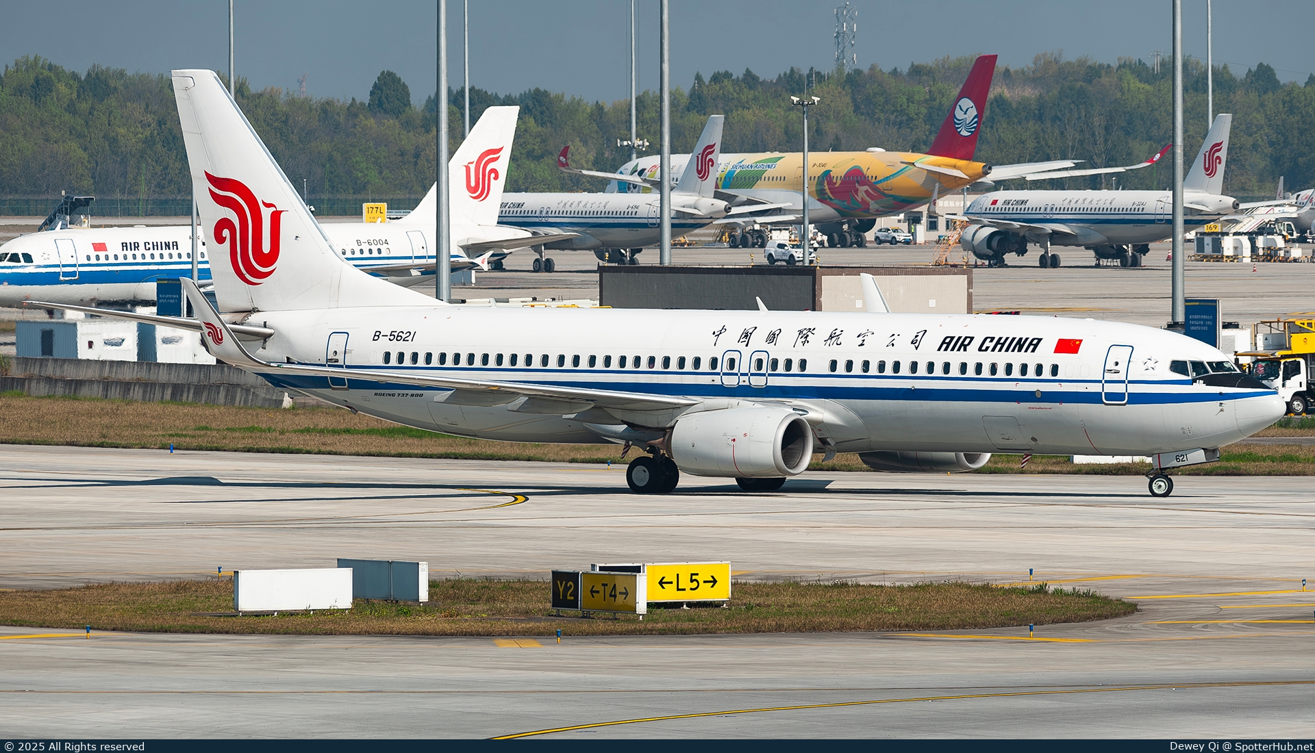 Photo of B-5621 - Boeing 737-89L operated by Air China