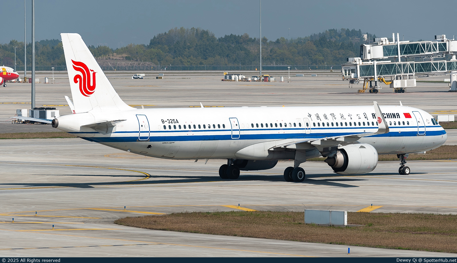 Photo of B-325A - Airbus A321-251NX operated by Air China