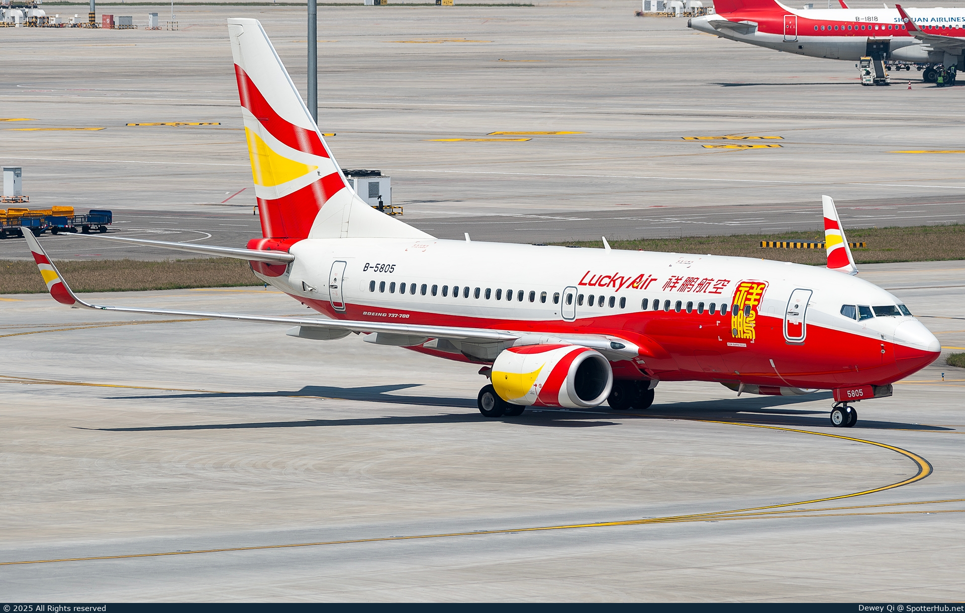 Photo of B-5805 - Boeing 737-74P operated by Lucky Air