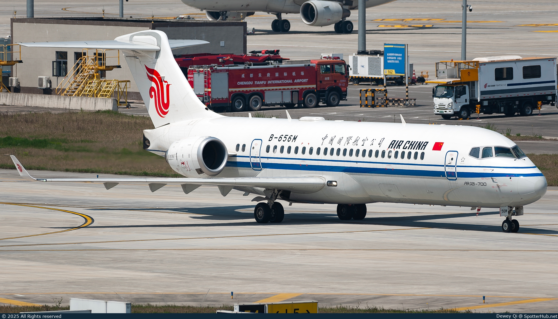 Photo of B-656M - COMAC C909 operated by Air China