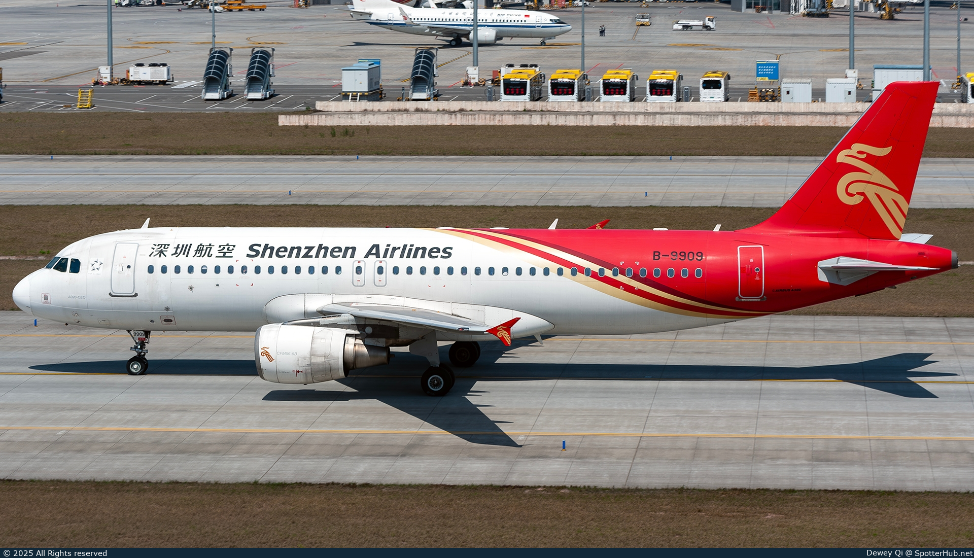 Photo of B-9909 - Airbus A320-214 operated by Shenzhen Airlines