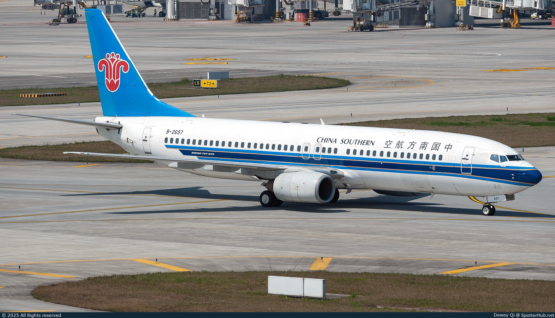 Photo of B-2697 - Boeing 737-81B operated by China Southern Airlines