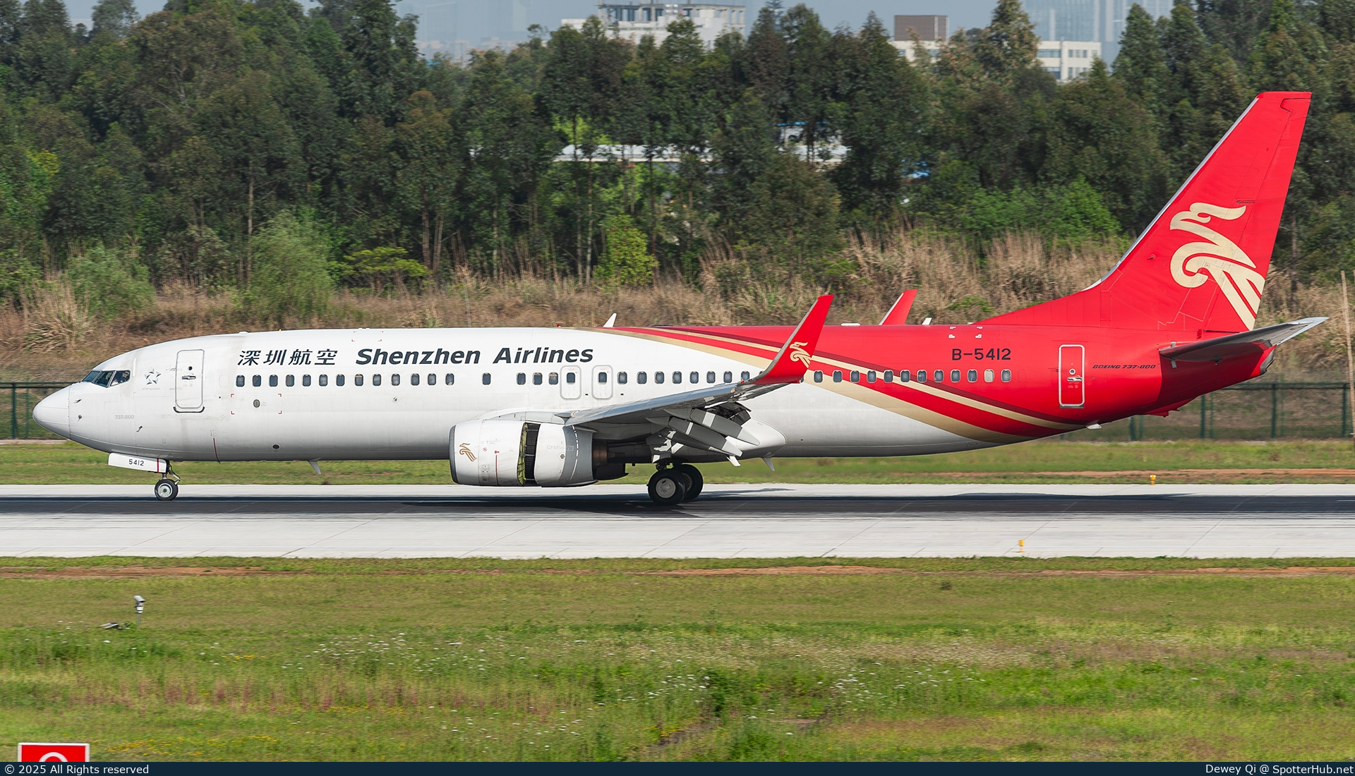 Photo of B-5412 - Boeing 737-87L operated by Shenzhen Airlines